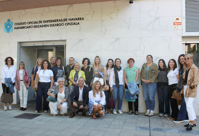 Enfermeras de los centros de Salud Tudela Este  y Tudela Oeste, y ponentes que participaron en el encuentro celebrado en el Colegio